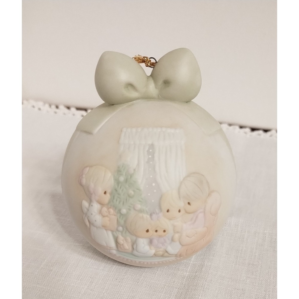 Vintage Precious Moments 1990 "May Your Christmas Be a Happy Home" 3" Oranement